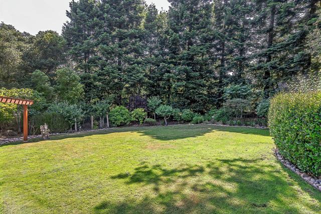 3 Oak Forest Court, Portola Valley CA: https://media.crmls.org/mediaz/d9c42af7-c741-4cd5-abf7-01b6968e7bba.jpg