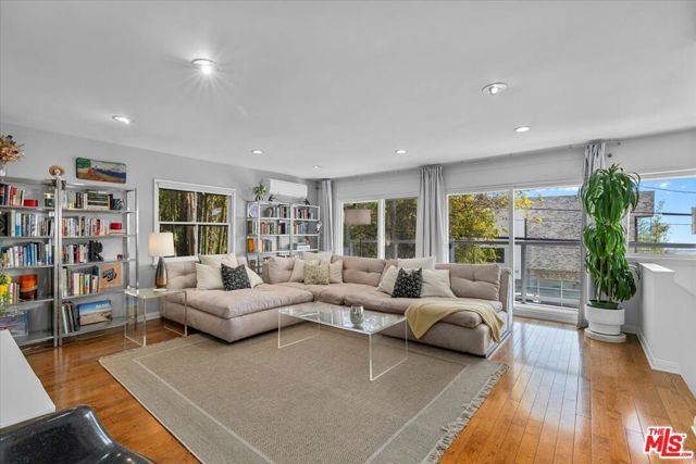 8809 Appian Way, Los Angeles CA: https://media.crmls.org/mediaz/d9c42dc7-41f1-4140-a70e-a270e1678b2f.jpg