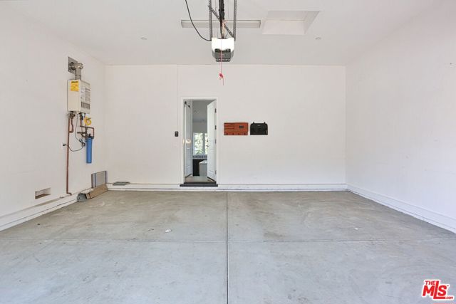 2068 Cerro Gordo Street, Los Angeles CA: https://media.crmls.org/mediaz/d9c44a34-b163-4e7b-bb88-8ad94e3c8161.jpg