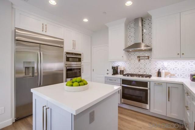 10477 YELLOW ROSE LANE, San Diego CA: https://media.crmls.org/mediaz/d9c4dcbc-0d02-4894-ae70-72827bb648e4.jpg
