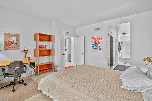 41531 Colada Court, Palm Desert CA: https://media.crmls.org/mediaz/d9c4ee2b-640d-4e62-8148-3071d3d21f4f.jpg