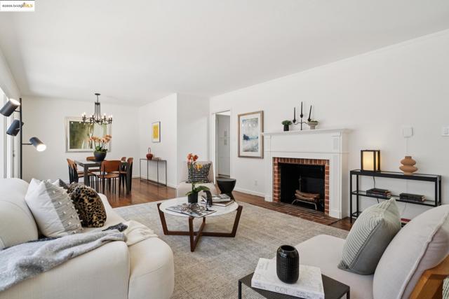 16 Muir Way, Berkeley CA: https://media.crmls.org/mediaz/d9c529fc-9e28-4318-9e16-91e051c7aefd.jpg