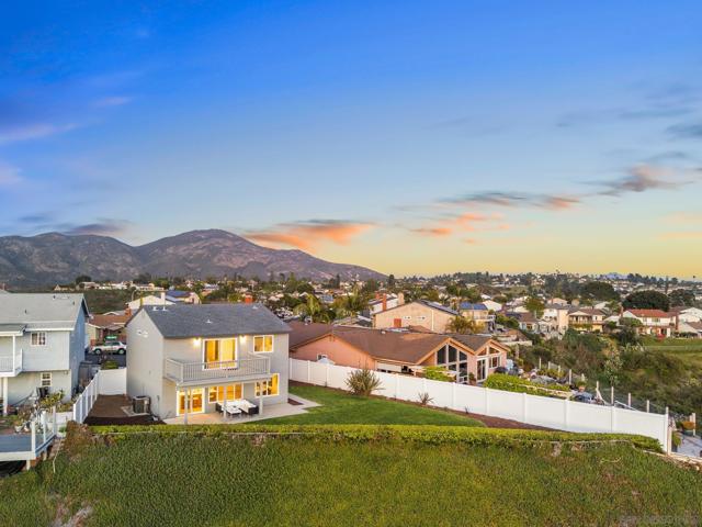 8396 High Winds, San Diego CA: https://media.crmls.org/mediaz/d9c54cad-98df-4038-bd37-f70b4ab72030.jpg