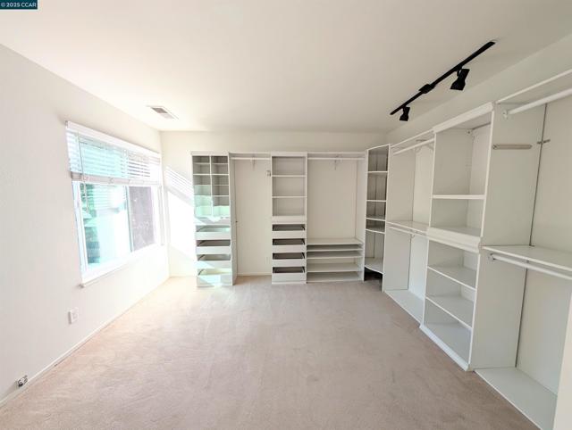 310 Miranda Ln, Alamo CA: https://media.crmls.org/mediaz/d9c57438-77bb-433b-ab06-ae8ddacd3c34.jpg