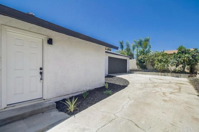 Image 19 of 24 For 928 Pecos Street