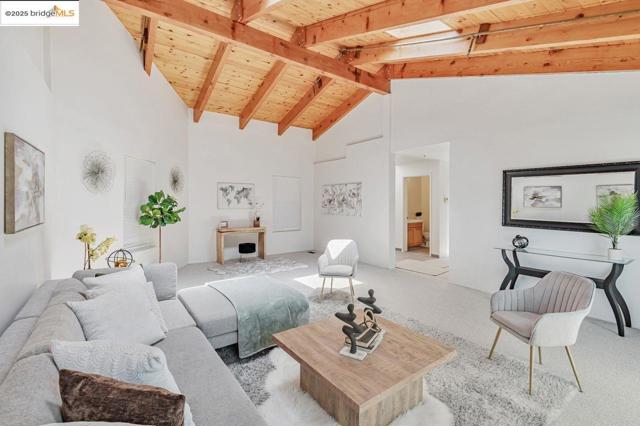 6659 Exeter Dr, Oakland CA: https://media.crmls.org/mediaz/d9c59eb3-d2e4-4432-a6c0-6df7441739a9.jpg