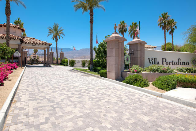 202 Piazza Di Sotto, Palm Desert CA: https://media.crmls.org/mediaz/d9c5c5c1-1ce1-4ace-a564-162e244efb95.jpg