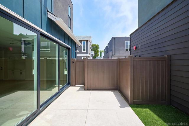 569 N Vulcan Ave, Encinitas CA: https://media.crmls.org/mediaz/d9c63bfd-8ca1-44b7-8f3e-eaeefc065824.jpg