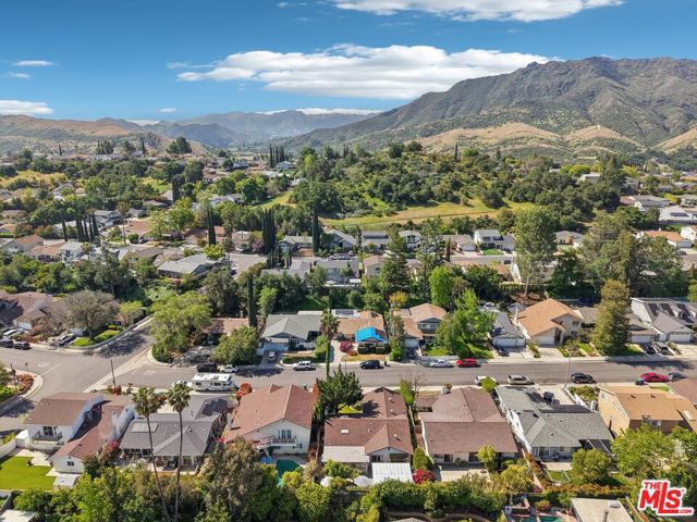 29429 Trailway Lane, Agoura Hills CA: https://media.crmls.org/mediaz/d9c64da7-6254-4c33-a16a-d398d4c491e8.jpg