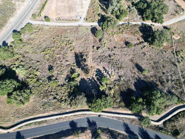 25111 N Centre City Pkwy, Escondido CA: https://media.crmls.org/mediaz/d9c6b814-d8c2-432e-b6ce-987cff01e3a5.jpg