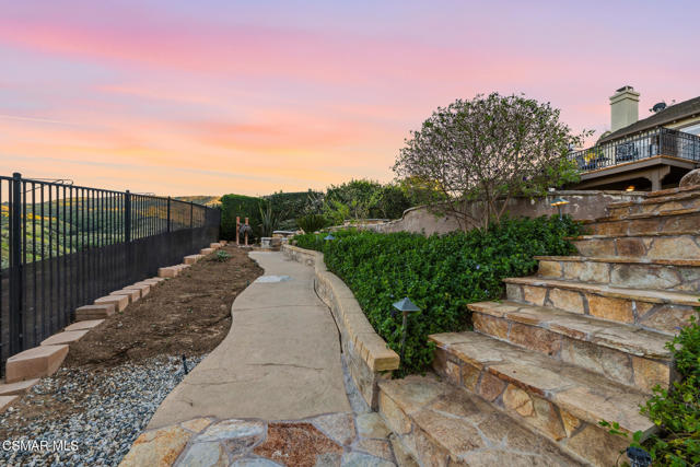 Image 19 of 51 For 490 Peter Place