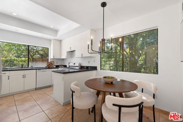3018 Nicada Drive, Los Angeles CA: https://media.crmls.org/mediaz/d9c6e2d1-f904-4a3c-9a6b-e9d8264c8f2d.jpg