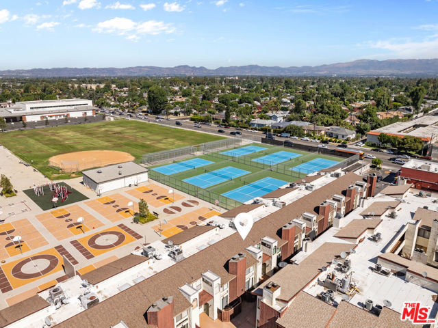 6323 Reseda Boulevard, Tarzana CA: https://media.crmls.org/mediaz/d9c71df0-5d44-4421-9f38-20a258df344f.jpg