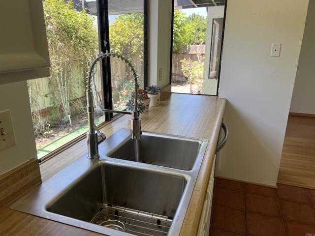 1404 Lombard Street, Vista CA: https://media.crmls.org/mediaz/d9c73738-a8b7-4ff0-9240-64a3ce0dd417.jpg