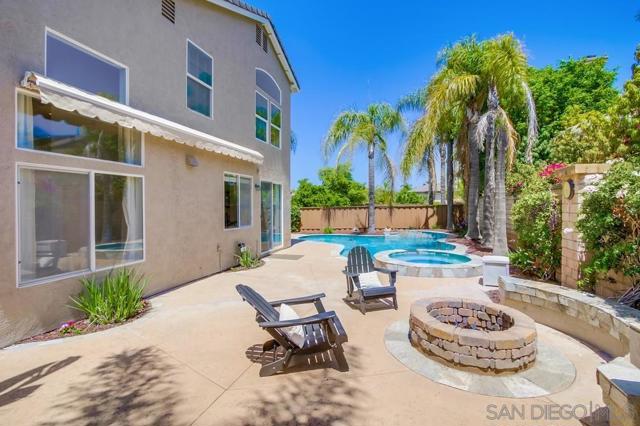 11841 Treewind Ct, San Diego CA: https://media.crmls.org/mediaz/d9c7640f-8a11-45c9-9ff8-d037e2a46a05.jpg
