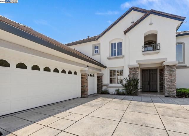 156 Elisha Ln, San Ramon CA: https://media.crmls.org/mediaz/d9c7b9db-6fb2-465f-8c55-4a587217887e.jpg