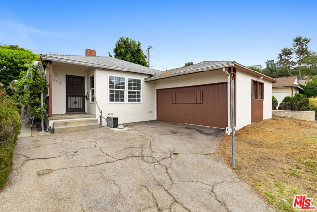 5718 Eveward Road, Culver City CA: https://media.crmls.org/mediaz/d9c7fc4e-f9bd-4a31-a473-d527d020f0a9.jpg