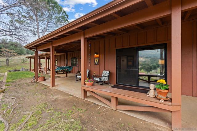 25394 Mesa Grande Rd, Santa Ysabel CA: https://media.crmls.org/mediaz/d9c82b2c-7254-4029-b47b-aa9f126e1e67.jpg