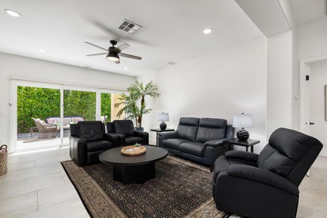 48205 Vista De Nopal, La Quinta CA: https://media.crmls.org/mediaz/d9c889f5-b4fd-45ca-b893-7f58c5c2acc8.jpg