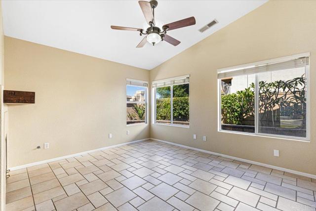 Detail Gallery Image 5 of 41 For 2268 Poppy Hills Dr, Chula Vista,  CA 91915 - 3 Beds | 2/1 Baths