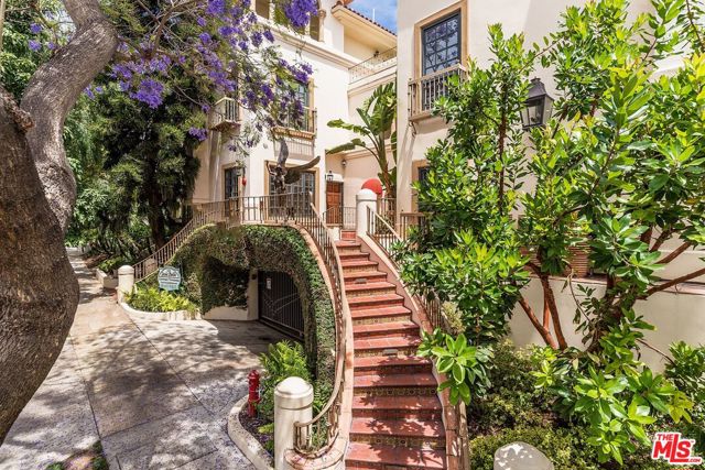 1320 N Harper Avenue, West Hollywood CA: https://media.crmls.org/mediaz/d9c919c1-7c87-4019-a370-da0a4fe9b865.jpg