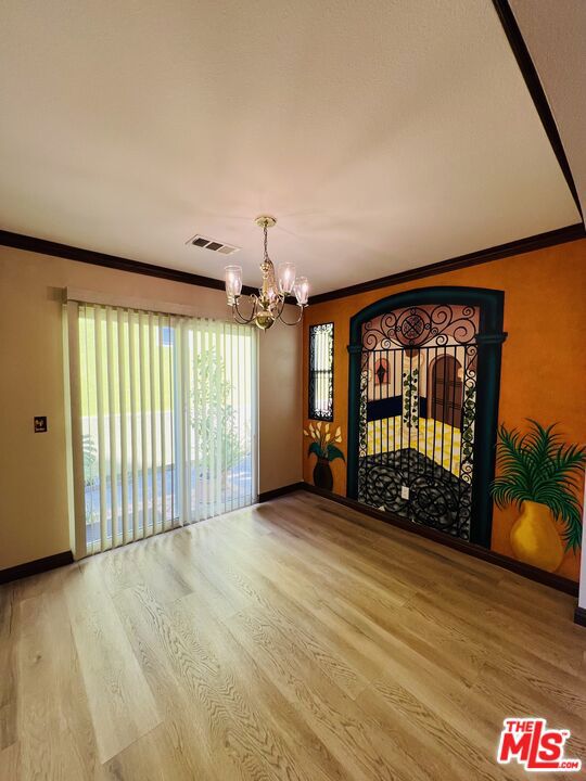 1414 N Kemmett Court, Los Angeles CA: https://media.crmls.org/mediaz/d9c92a5c-2666-41d0-8649-f630434bb773.jpg