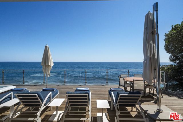 24380 Malibu Road, Malibu CA: https://media.crmls.org/mediaz/d9c99cf1-d157-4682-874f-07c2f66ed70b.jpg