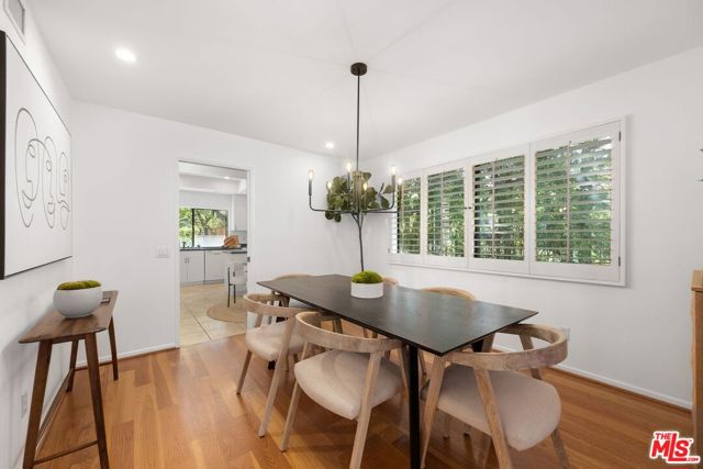 3018 Nicada Drive, Los Angeles CA: https://media.crmls.org/mediaz/d9c9aad2-55de-4d80-8f5e-64b6f1f18ce0.jpg