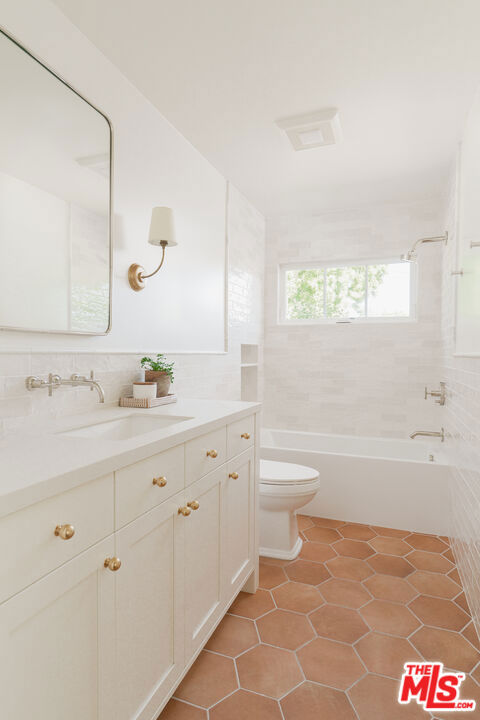 715 Circle Drive, Montecito CA: https://media.crmls.org/mediaz/d9c9e4d3-6957-421a-90eb-0b9e342f5d23.jpg
