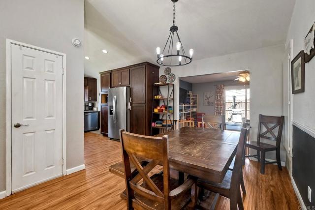 Detail Gallery Image 9 of 52 For 1807 Calle Sinaloa, Vista,  CA 92084 - 4 Beds | 2 Baths