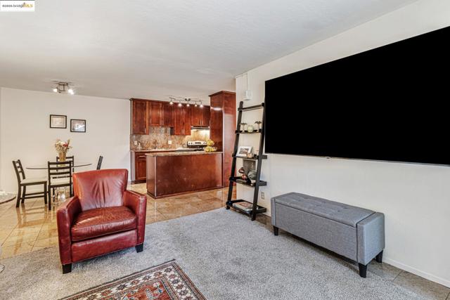 375 Jayne Avenue, Oakland CA: https://media.crmls.org/mediaz/d9ca9a2d-a817-4496-a368-0b14d77f020b.jpg
