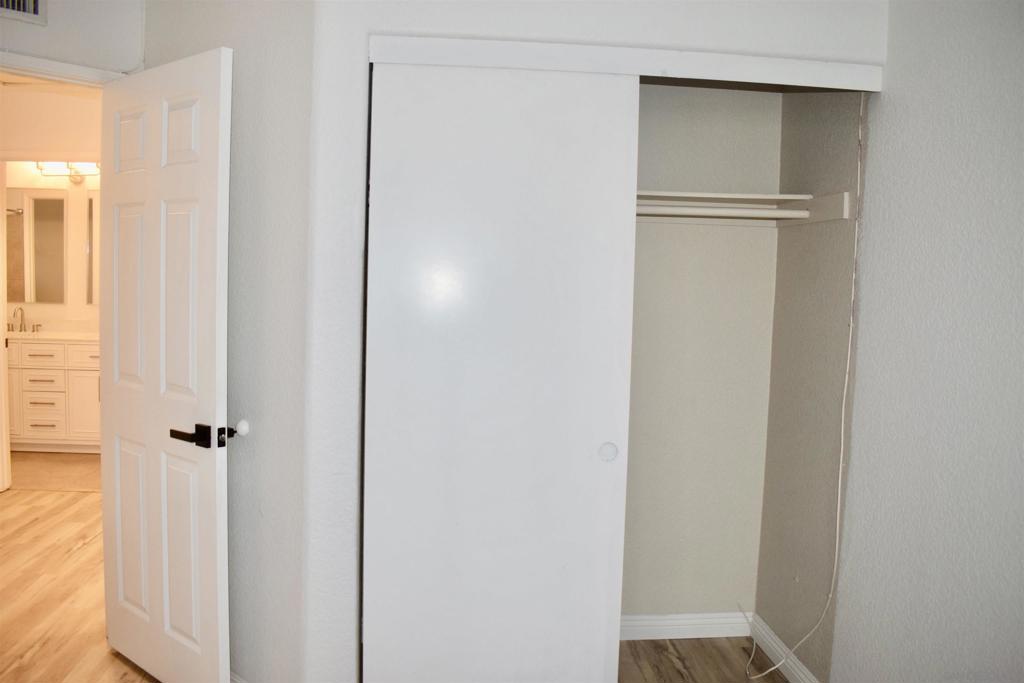 https://media.crmls.org/mediaz/d9caa6d1-5a18-4964-a184-d39874a36be8.jpg?preset=X-Large