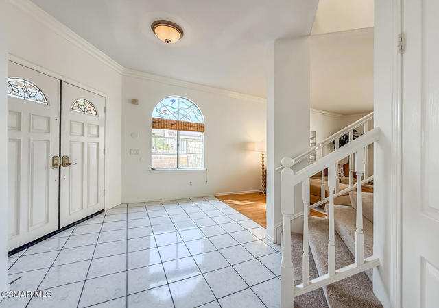 1768 Fox Springs Circle, Newbury Park CA: https://media.crmls.org/mediaz/d9cb13cd-7541-457d-9fd2-bd71535c5ce1.jpg