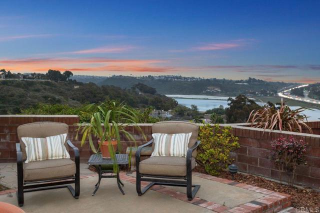 7414 Lantana, Carlsbad CA: https://media.crmls.org/mediaz/d9cc9573-2fc8-4387-b290-12cab427a2aa.jpg