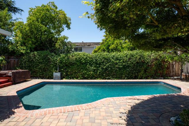 2726 Saint Giles Lane, Mountain View CA: https://media.crmls.org/mediaz/d9cda5b4-d7e8-4999-ae7b-03b840857e65.jpg