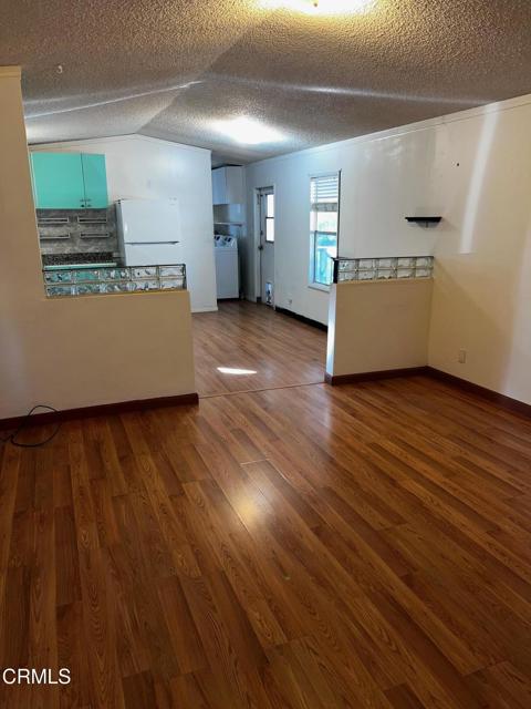 Detail Gallery Image 10 of 30 For 227 Calle De La Rosa #227,  Camarillo,  CA 93012 - 2 Beds | 2 Baths