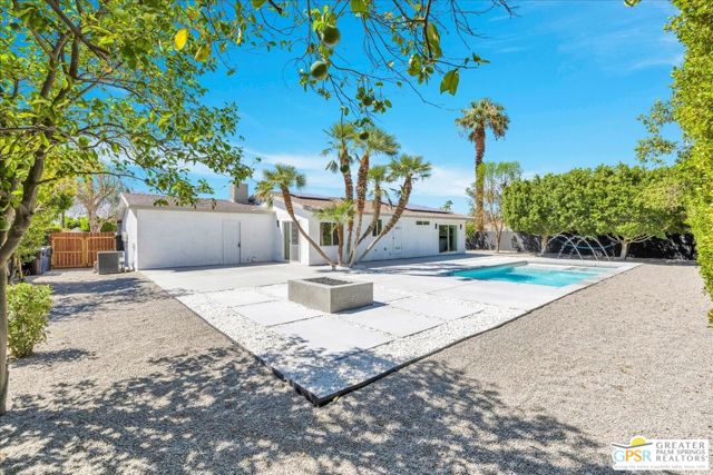 2092 N San Antonio Road, Palm Springs CA: https://media.crmls.org/mediaz/d9cdecb4-1944-407a-a636-1e21a96df0c4.jpg