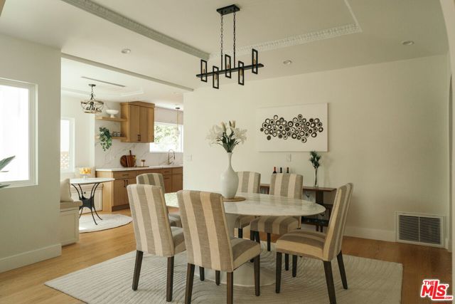 1237 S Curson Avenue, Los Angeles CA: https://media.crmls.org/mediaz/d9ce6466-2e97-40ec-b789-9fb8a429c3f2.jpg