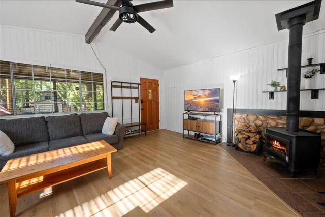 206 E Barker Boulevard, Big Bear CA: https://media.crmls.org/mediaz/d9ce71db-9c90-43ba-85e6-dcb307a3c683.jpg