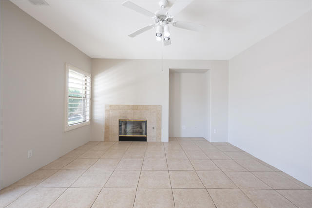 44950 Calle Santa Barbara, La Quinta CA: https://media.crmls.org/mediaz/d9cecc54-e9c8-4ac1-8f07-bd3b78c22968.jpg