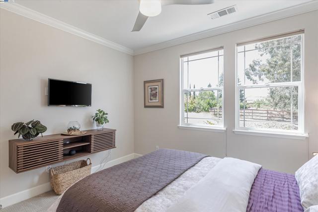 Image 40 of 60 For 2531 Leona Pl