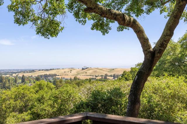 138 Bolivar Lane, Portola Valley CA: https://media.crmls.org/mediaz/d9d00262-3af5-4e71-a586-bee696f043ed.jpg