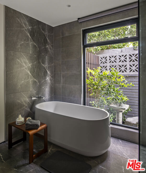 3526 Wrightwood Court, Studio City CA: https://media.crmls.org/mediaz/d9d1ae43-5d75-4e4f-89e4-2cb05986e664.jpg