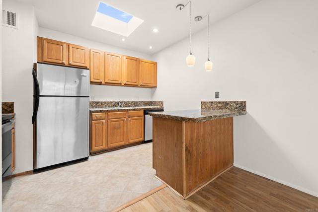 4329 Central Ave, San Diego CA: https://media.crmls.org/mediaz/d9d1ca73-89d0-422b-8b25-48b835deeb27.jpg
