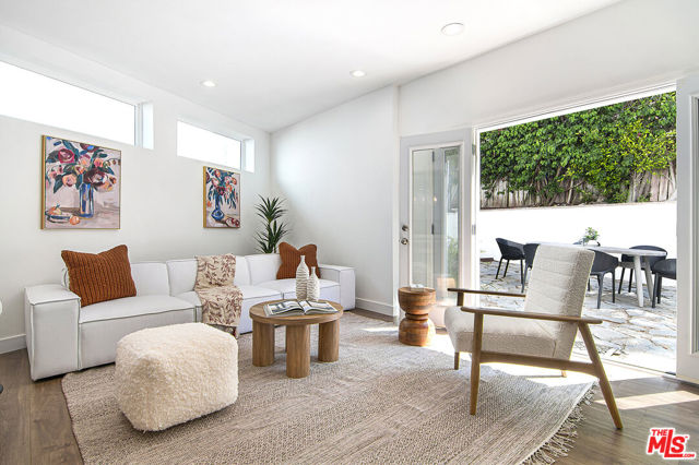 8155 Willow Glen Road, Los Angeles CA: https://media.crmls.org/mediaz/d9d1de25-fa36-4795-b78c-ab90e9fd0503.jpg