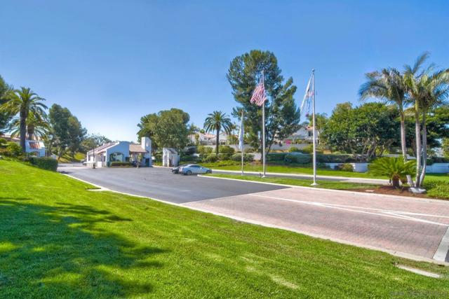 5002 Mycenae Way, Oceanside CA: https://media.crmls.org/mediaz/d9d283f2-7e84-48a3-8499-94a438a9d1e6.jpg