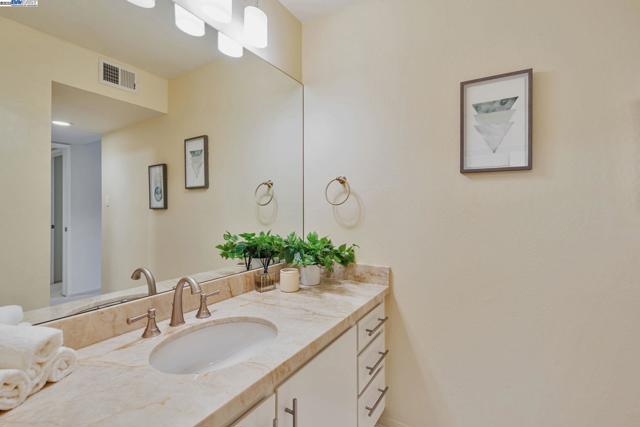 675 Sharon Park Dr, Menlo Park CA: https://media.crmls.org/mediaz/d9d358d7-f039-4051-86a3-b7da6d1996ee.jpg