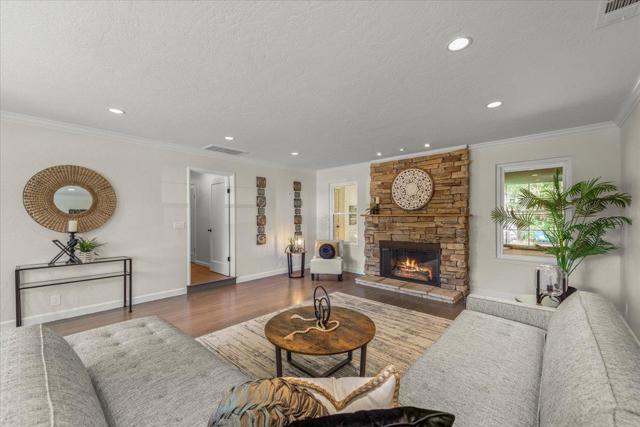1524 Santa Maria Avenue, San Jose CA: https://media.crmls.org/mediaz/d9d4823c-ffde-4b29-8d9e-d8fc2dda794e.jpg