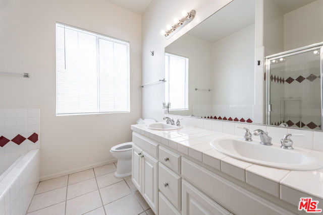 6922 Knowlton Place, 103 photo 4
