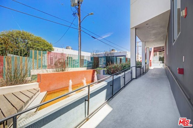 616 North Croft Avenue, 5 photo 3